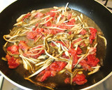 A picture of step 3 of Easy Maitake and Beef Rice Bowl.