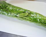 A picture of step 1 of Nutritious Spinach and Nori Seawed Soup.