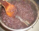 A picture of step 6 of Tsubushi-An (Sweet simmered azuki beans).