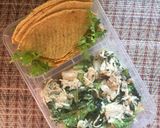 รูปขั้นตอนการทำที่ 5 ของ ทาโก้สลัดไก่ซีซาร์ Caesar chicken salad and taco spanich cream