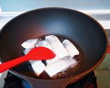香煎魚排佐芥末籽榛果油醋醬的食譜步驟3照片