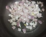 A picture of step 1 of Onion Tomato Chutney.
