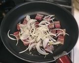 A picture of step 7 of Addictive Kimchi and Bacon Cream Pasta.