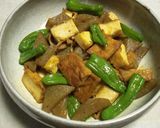 A picture of step 8 of Sweet and Salty Simmered Konnayku and Atsuage Fried Tofu.