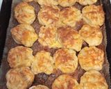 Túrós pogácsa sajtos instant élesztős hajtogatott recept fázis 7 fotója
