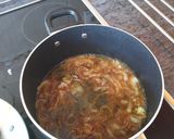 Foto del paso 4 de la receta: Salchichas frescas con cebolla