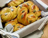 A picture of step 13 of Kabocha Squash Twisted Bread Rolls.