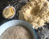 Foto del paso 2 de la receta: Medialunas de manteca caseritas y fáciles!