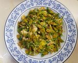 รูปขั้นตอนการทำที่ 3 ของ ดอกโสนผัดไข่