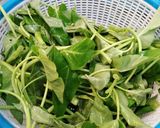 Foto langkah ke 1 dari resep Tumis kangkung saus tiram.