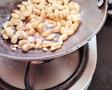 A picture of step 1 of Nuts snacks Refreshing and mint flavoured nuts snacks.