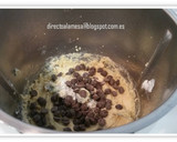 Foto del paso 2 de la receta: Galleta gigante con pepitas de chocolate