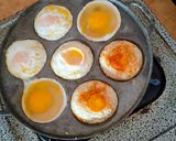 Foto langkah ke 1 dari resep Telur ceplok kecap.