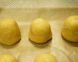 A picture of step 2 of Ghost Cake Pops For Halloween.