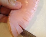 A picture of step 3 of Ham Flowers for Filling Gaps in Bento.