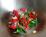 Foto langkah ke 2 dari resep Tumis Tauco Kangkung Tahu.