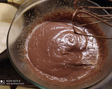 Foto del paso 5 de la receta: Tarta de Pascua Milhojas de Bizcocho con Ganaché de Chocolate