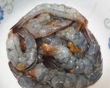 รูปขั้นตอนการทำที่ 1 ของ ผัดพริกแกงกุ้ง