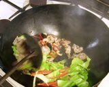 A picture of step 6 of Fried Bifun.