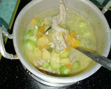 Foto langkah ke 8 dari resep Sop Oyong Ceker.