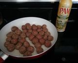 A picture of step 3 of Meatballs with sweet and sour sauce.