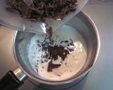 A picture of step 8 of Fluffy Strawberry and Chocolate Cake.