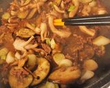 A picture of step 2 of Vegetable Miso Pasta.
