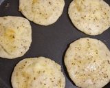Foto del paso 5 de la receta: Mini arepas de queso - con toque a hierbas