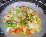 Foto langkah ke 3 dari resep 21. Sawi Putih Bumbu Kencur.