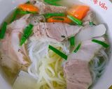 Hình bước làm 2 của món Hủ tiếu mì xương và thịt heo