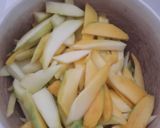Foto langkah ke 1 dari resep Asinan Mangga.