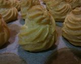 A picture of step 4 of Profiteroles.