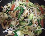 A picture of step 3 of Crispy Fried Yakisoba Noodles with Ankake Sauce.