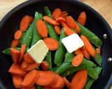 A picture of step 4 of Salmon with Vegetables.
