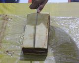 Foto langkah ke 7 dari resep Almond Cara Crakine Travel Cake.