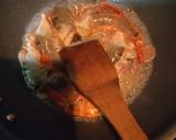 Foto langkah ke 2 dari resep 348.🥰57.50. Udang Masak Asam Garam.