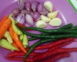 Foto langkah ke 2 dari resep Oseng kerang mercon.