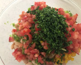 Foto del paso 3 de la receta: Ensalada de porotos con pimientos y ciboulette