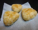 A picture of step 3 of Aromatic Toasted Rice Balls.