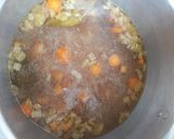 Foto langkah ke 2 dari resep Sup Baso Sosis.