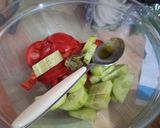Une image de l'étape 1 de Salade au pesto et mozzarella.