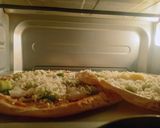 बटर रोटी पिज़्ज़ा (butter roti pizza reicpe in Hindi) रेसिपी चरण 3 फोटो