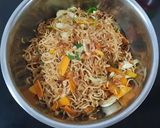 Foto langkah ke 4 dari resep MIE goreng.