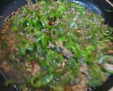 A picture of step 4 of Green Pepper & Ground Meat Rice Topping.