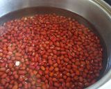 A picture of step 1 of Tsubushi-An (Sweet simmered azuki beans).