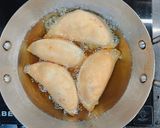 A picture of step 8 of Mawa Gujiya.