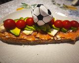 Foto del paso 3 de la receta: Tosta de salmón y queso de cabra