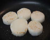 A picture of step 2 of Soft & Steaming Yam Steaks.