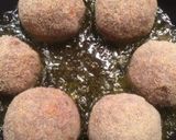A picture of step 8 of Italian Meatballs (Polpetta).