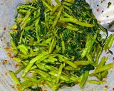Foto langkah ke 3 dari resep Tumis Asam Kangkung.